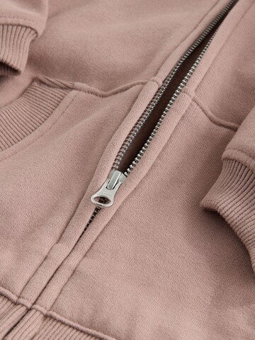 Next Sweatvest in Bruin