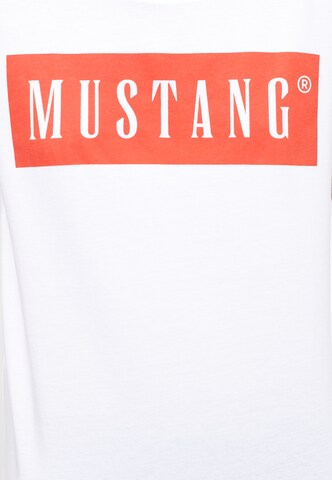 Tricou 'ALMA' de la MUSTANG pe alb