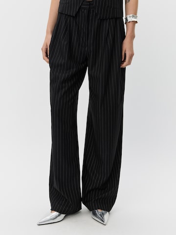 Sofie Schnoor Wide leg Παντελόνι πλισέ σε μαύρο: μπροστά