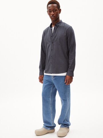 Coupe regular Chemise 'QUAASA STRIPES' ARMEDANGELS en noir