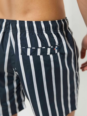 U.S. POLO ASSN. Plavecké šortky ' UMCharles ' – modrá