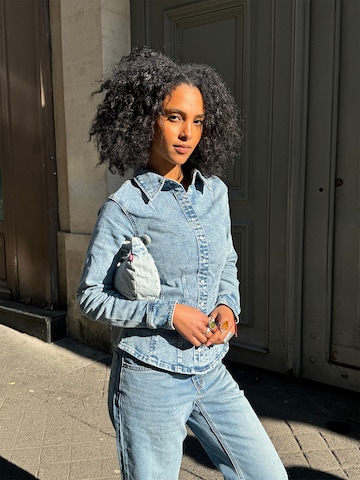 LEVI'S ® Μπλούζα 'Shaped Shirt' σε μπλε