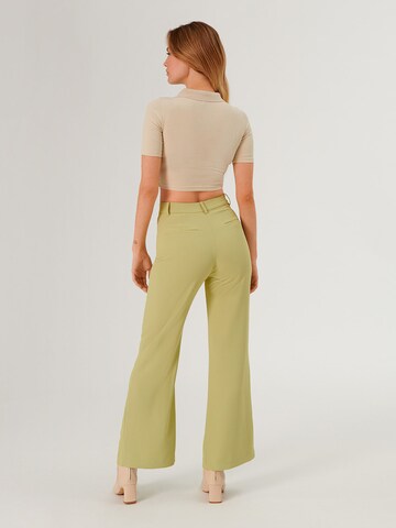 Bootcut Pantalon 'Luca' ABOUT YOU x Swalina&Linus en vert