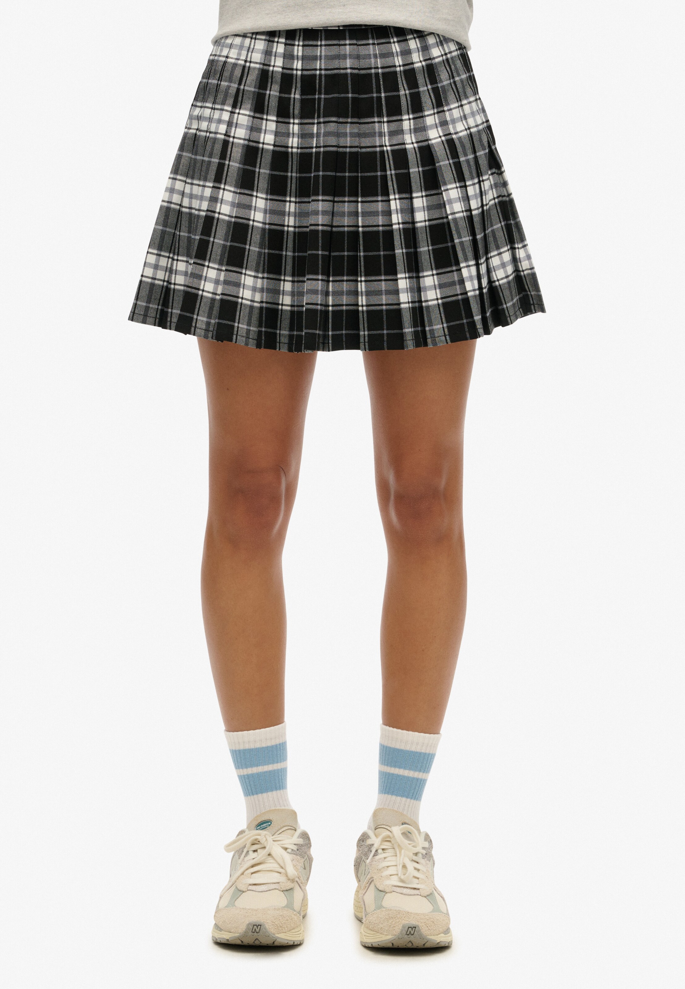 Superdry Rok in Zwart: voorkant