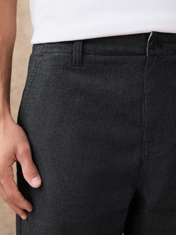 Next Szabványos Nadrág - szürke