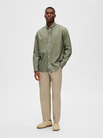 SELECTED HOMME Regular fit Button Up Shirt 'STEN' in Green
