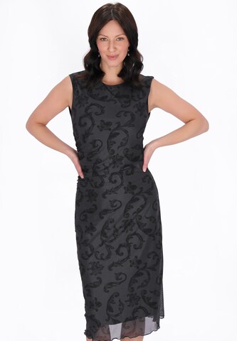 Usha - Vestido em preto: frente