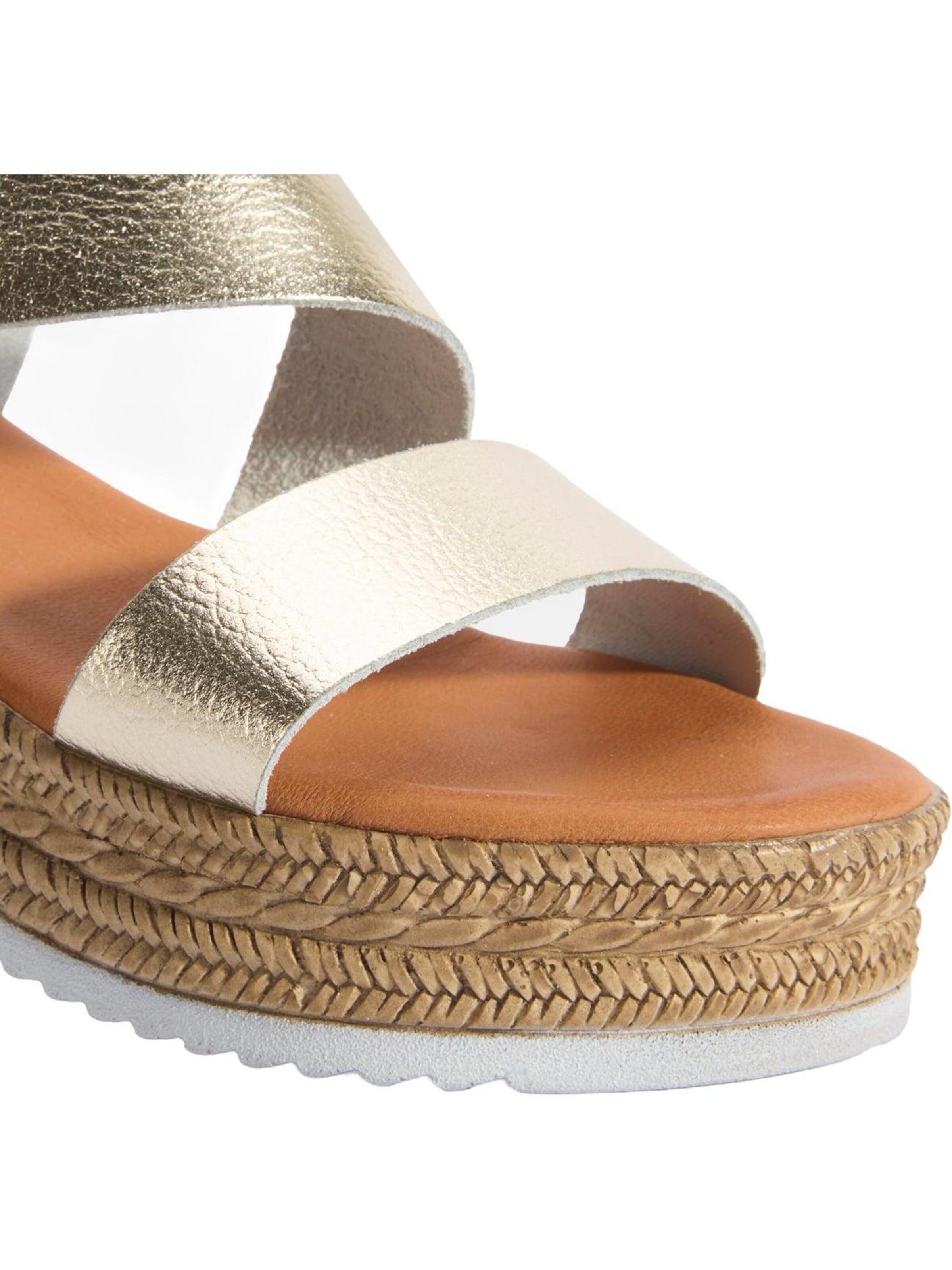 Desa Sandals 'Keilsandalen' in Gold