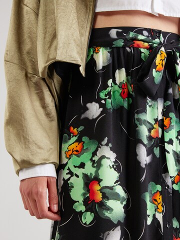 Gonna 'YASSAVANNA' di YAS in nero