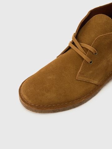 Clarks Originals Ботинки чукка 'Desert' в Коричневый