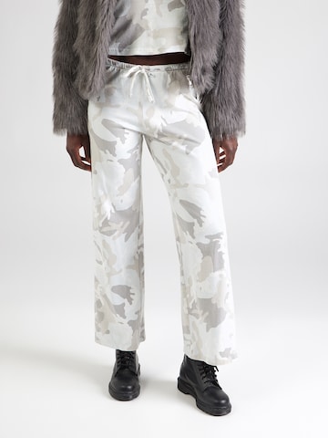 WEEKDAY - Pierna ancha Pantalón en blanco: frente