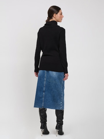 Influencer Pullover in Schwarz