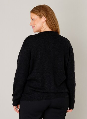 BASE LEVEL CURVY Knit Cardigan in Black