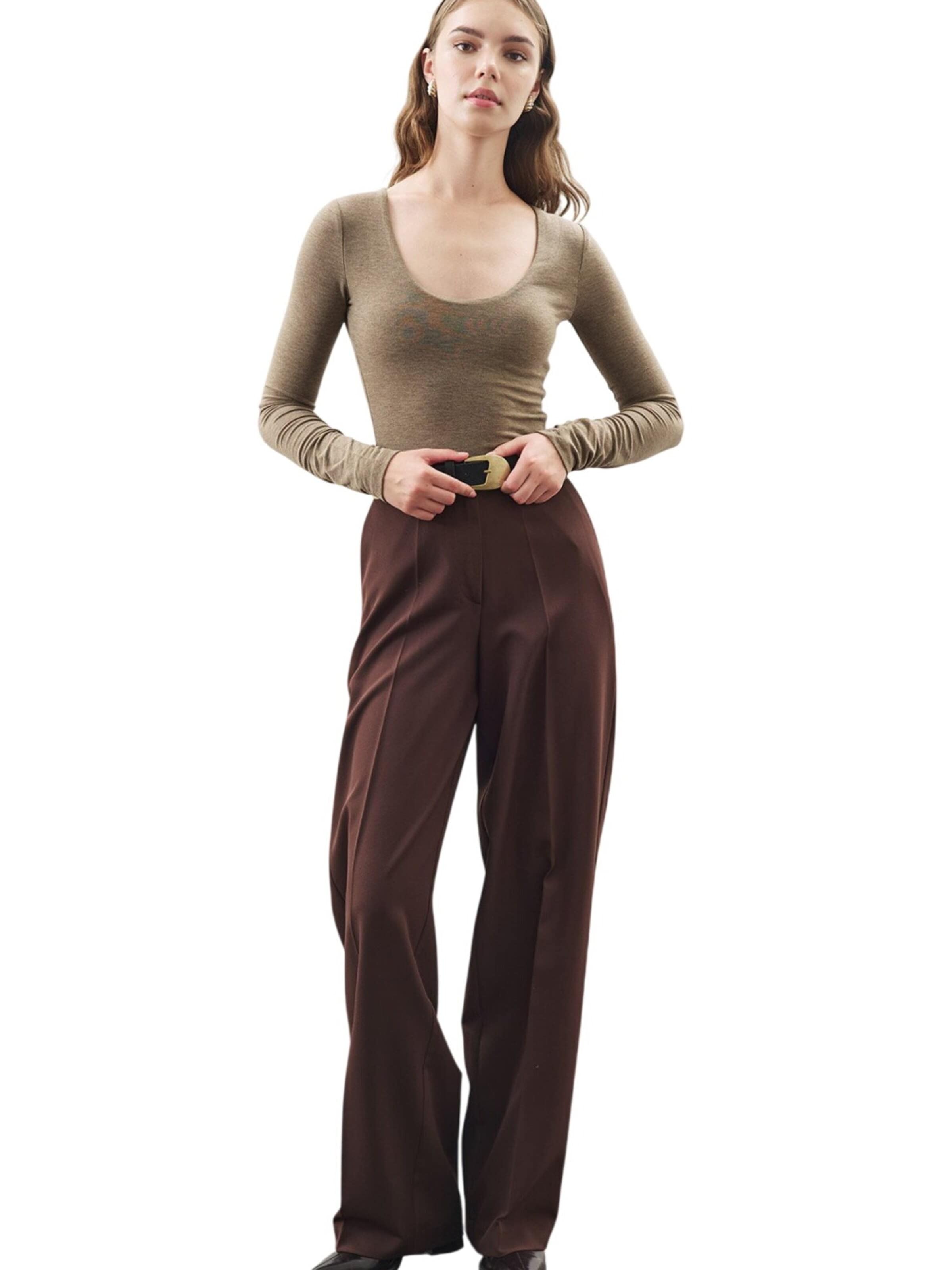 MANUKA Regular Trousers in Brown