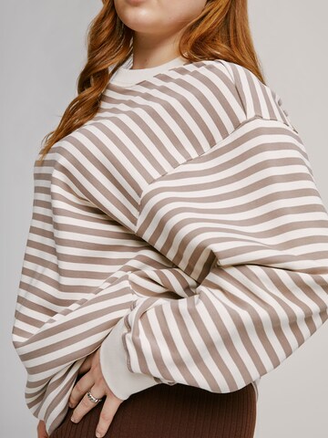 A LOT LESSSweater majica 'Carla' - bež boja
