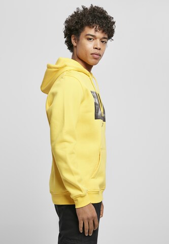 Sweat-shirt 'Pray' Mister Tee en jaune