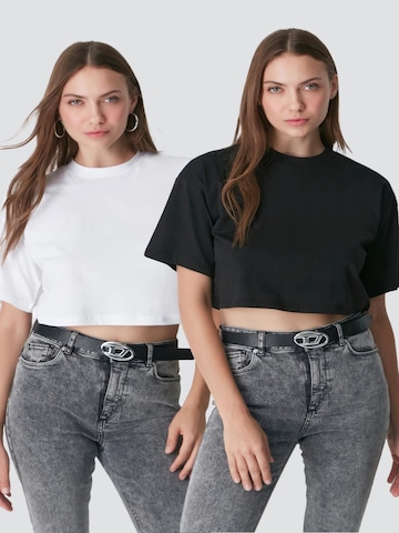C&City T-Shirt in Schwarz: Vorderseite
