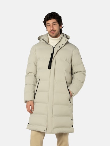 BENVENUTO Winterjacke 'CIRO', Model ist 185 cm groß und trägt Größe 50 in Weiß