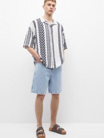 Pull&Bear Regular fit Button Up Shirt in White