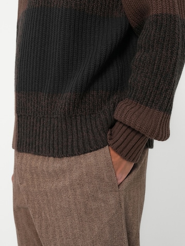 TOMMY HILFIGER Pullover in Braun