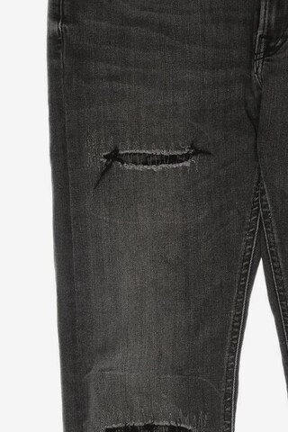 Lee Jeans in 30 in Grey