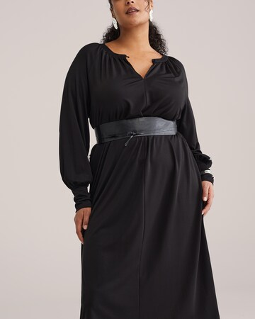 WE Fashion Платье в Черный