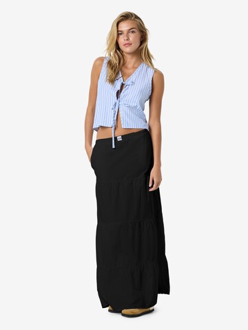 Noisy may Skirt 'NMFREJA' in Black