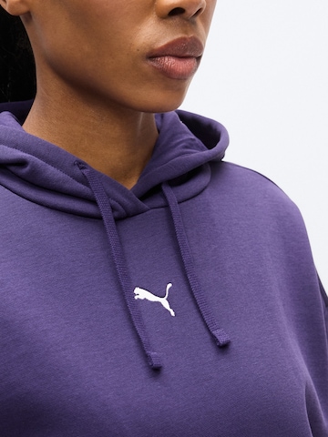 PUMA - Sweatshirt de desporto 'ESS' em roxo