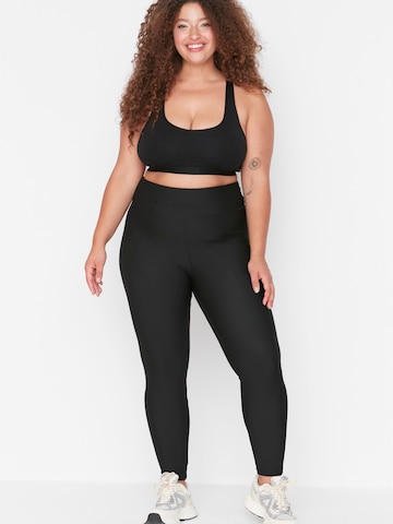 Trendyol Curve Skinny Leggings i svart
