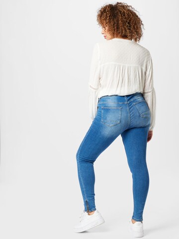 Skinny Jean 'Karla' ONLY Carmakoma en bleu