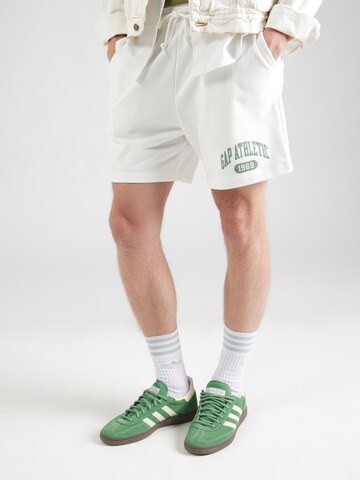 regular Pantaloni di GAP in bianco: frontale