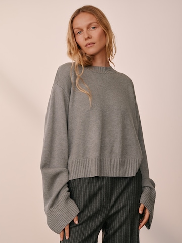 ABOUT YOU x Marie von Behrens Sweater 'Gwen' in Grey: front
