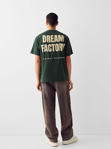 Tricou de la Bershka pe verde