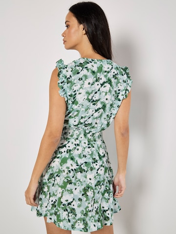 Robe ' ' Apricot en vert