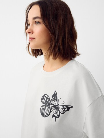 T-shirt Bershka en blanc