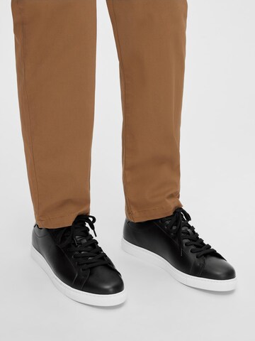 SELECTED HOMME Низкие кроссовки в Черный