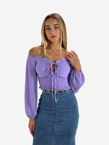 Elara Bluse in Lila: Vorderseite