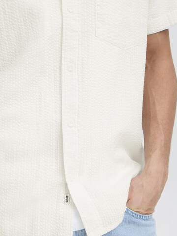 Coupe regular Chemise ' SDPALLE ' !Solid en blanc