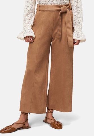 zero Loose fit Trousers in Brown: front