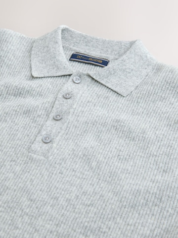 T-Shirt Next en gris