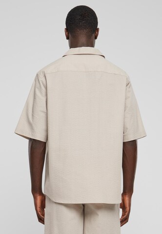 Urban Classics Comfort fit Button Up Shirt in Beige