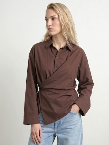 HYPEDROP Blouse in Bruin: voorkant