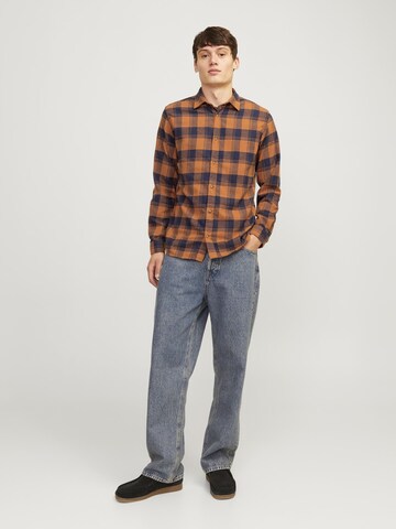 Coupe slim Chemise 'JJJoshua' JACK & JONES en marron