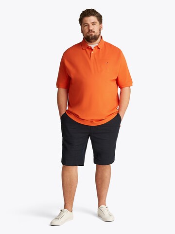 Tommy Hilfiger Big & Tall Koszulka '1985' w kolorze pomarańczowy