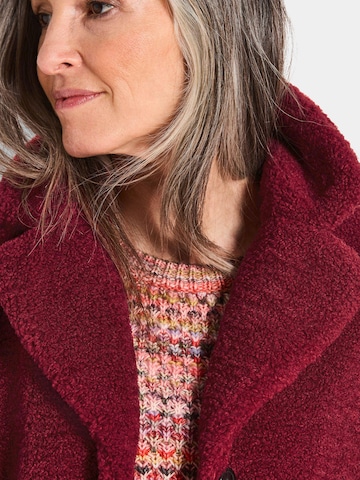 Goldner Tussenmantel in Rood