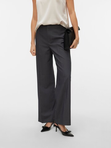 VERO MODA - regular Pantalón de pinzas 'VMDALLAS' en gris: frente