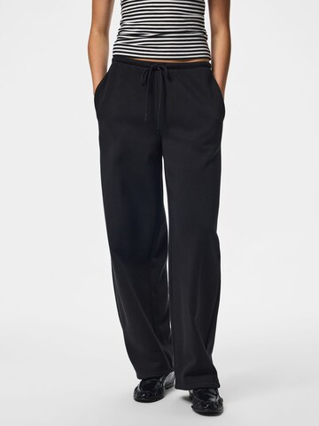 PIECES Loosefit Broek in Zwart: voorkant