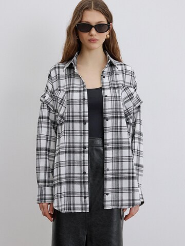 Estro - Blusa '05124' en blanco: frente