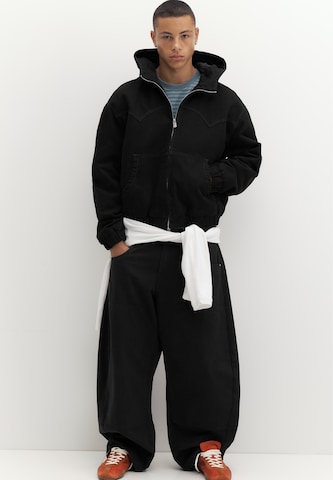 Veste mi-saison Pull&Bear en noir : devant