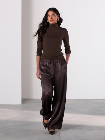 Next Футболка в Коричневый